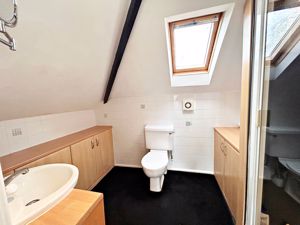 En-suite- click for photo gallery